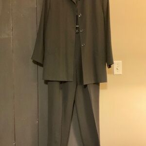 Classic Lorne 3 piece suit black in size 10